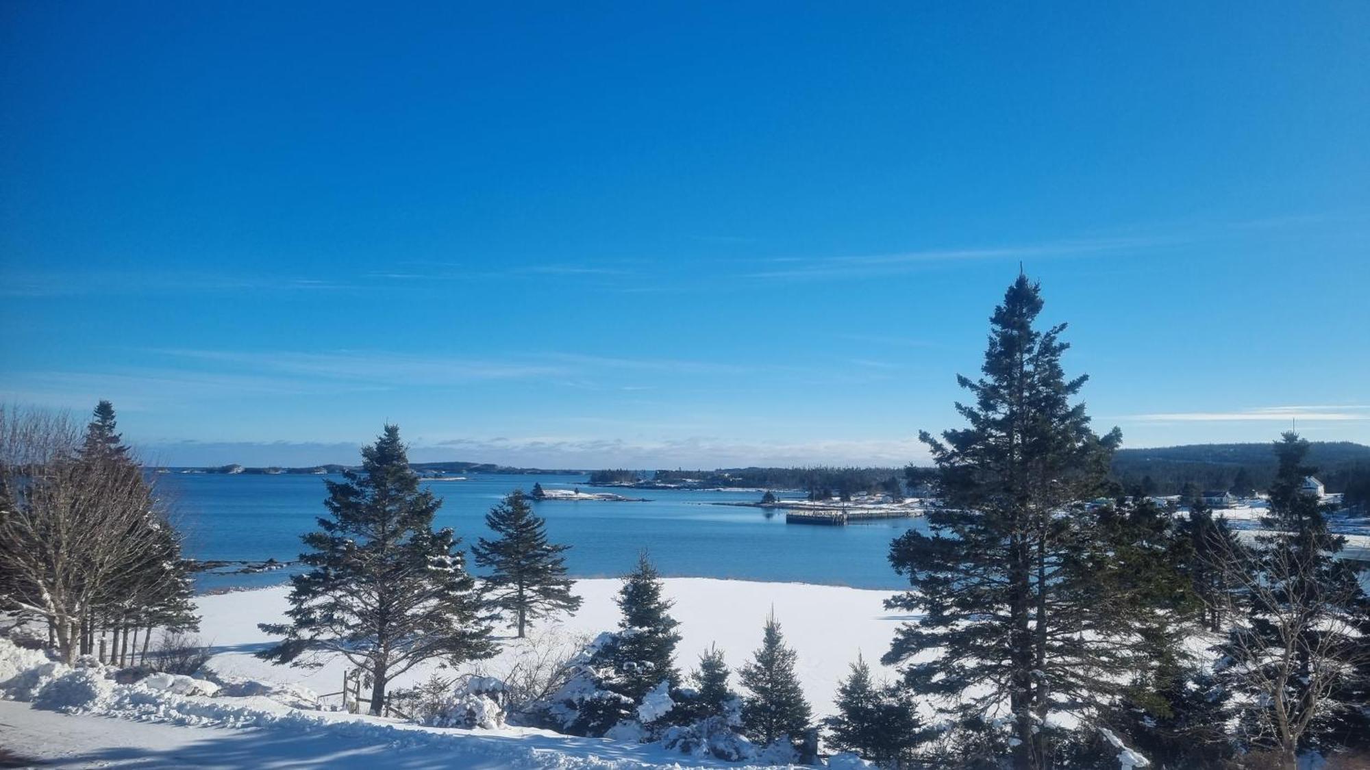 Oceanfront Apartments Port Dufferin Bagian luar foto
