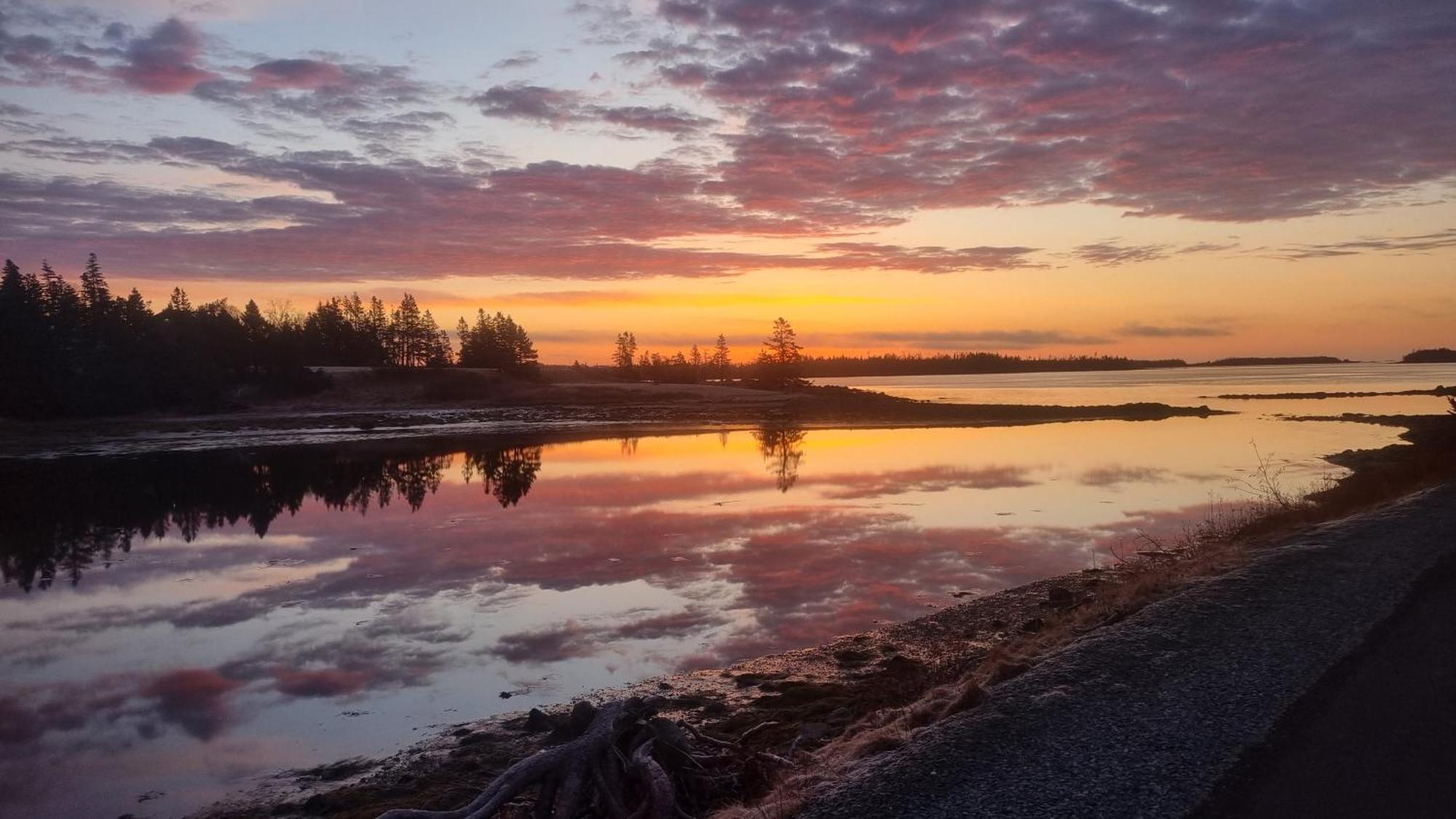 Oceanfront Apartments Port Dufferin Bagian luar foto